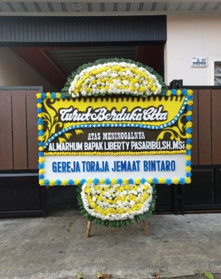 Papan Bunga Duka di Balen